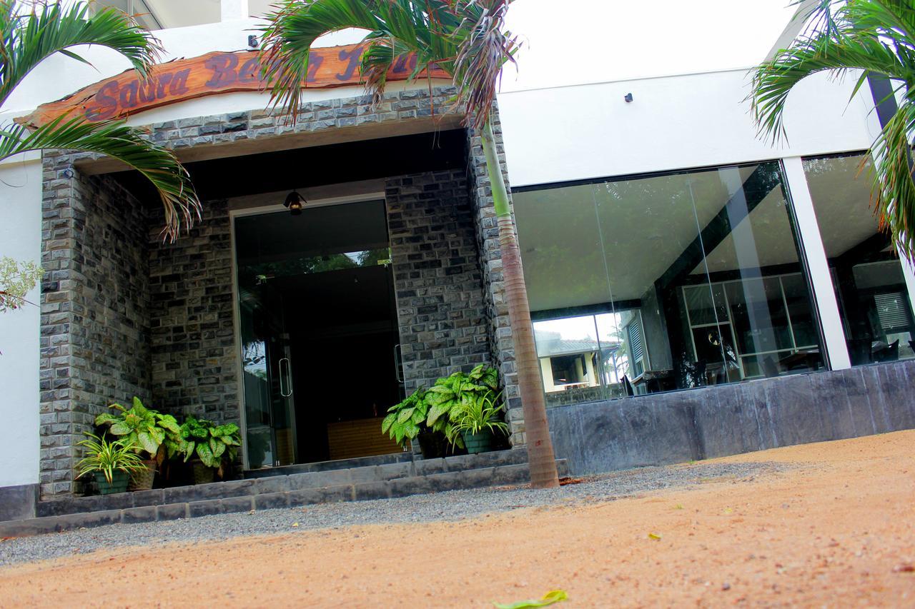 Saara Beach Hotel Marawila Exteriör bild