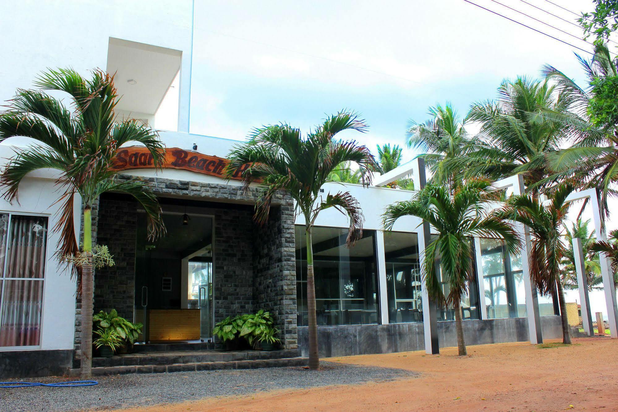Saara Beach Hotel Marawila Exteriör bild